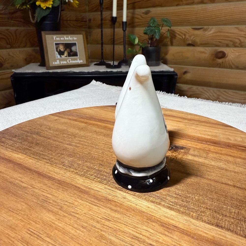 GHOSTS Johanna Parker SALT & PEPPER Shakers - Picture 4 of 5